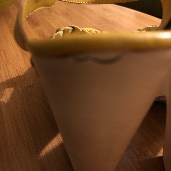 Gap Platform Heels Sandals Yellow Leather Wood Sole Size 9 - Picture 11 of 13